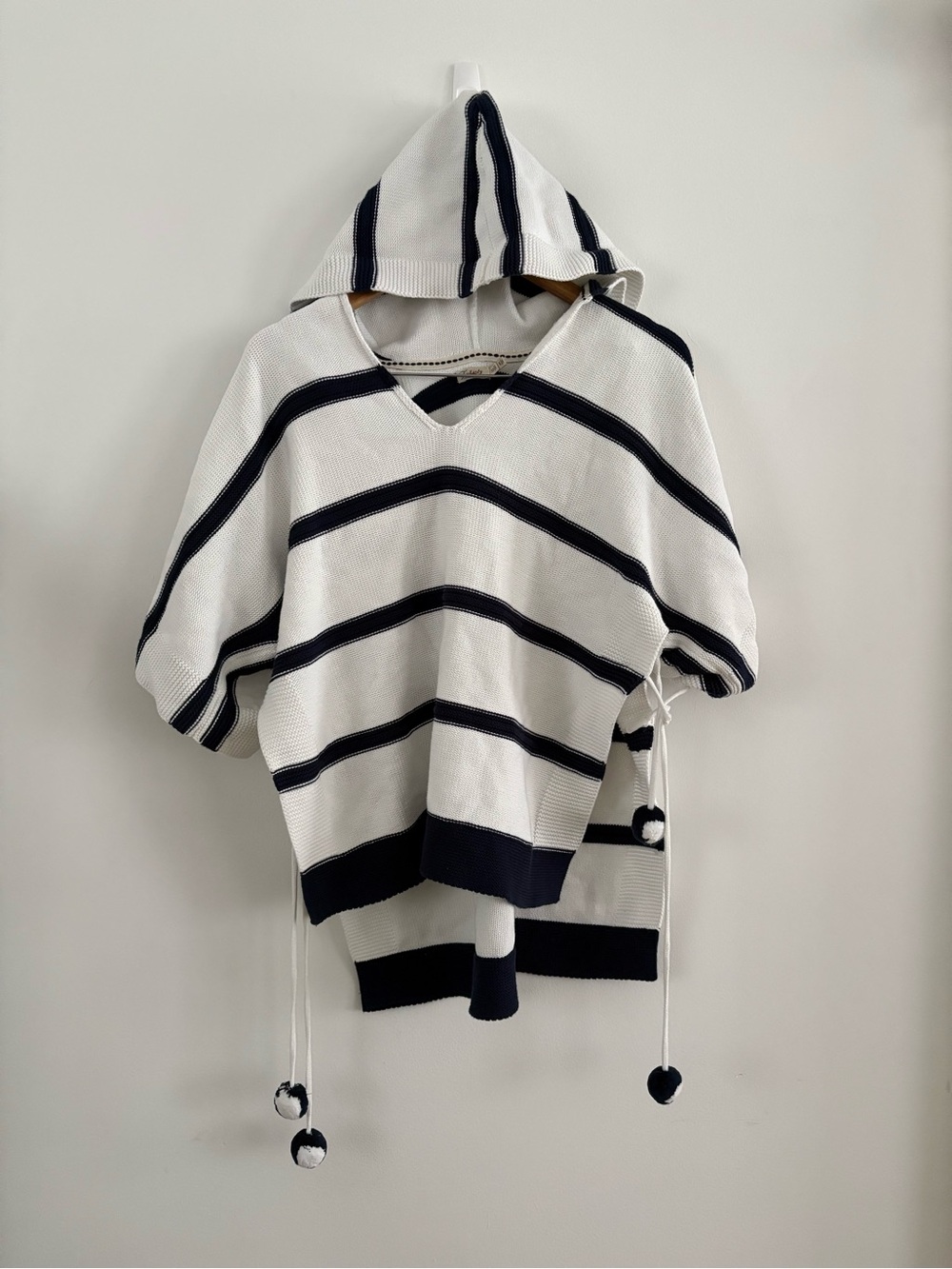 Faherty White Knit Hooded Sweater with Navy Stripe